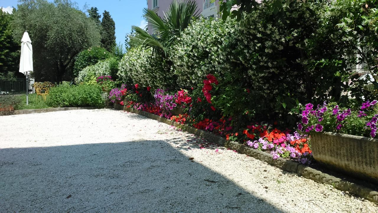 Appartamento Villa Margherita Desenzano del Garda Eksteriør billede